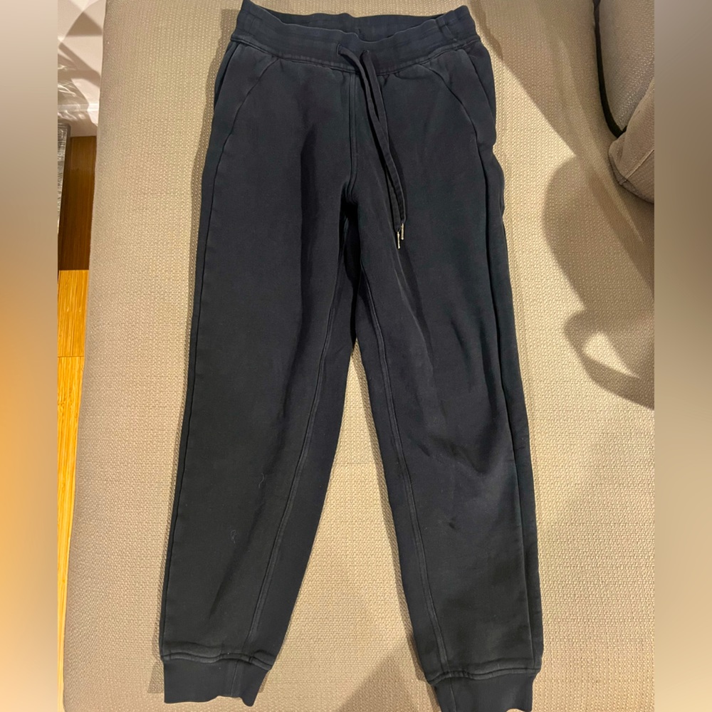 Lulu lemon joggers, size small, worn 3-4 times, great condition